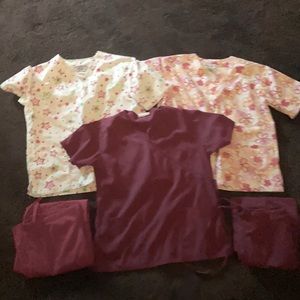 Women’s scrubs, 4 tops, 3 pants combo.